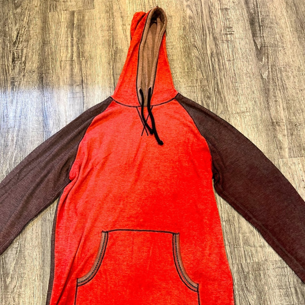 Men’s BKE thermal hoodie - size large. Brown, taupe and dark brown in color.